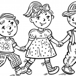 Świętujące chłopczyki i dziewczynka